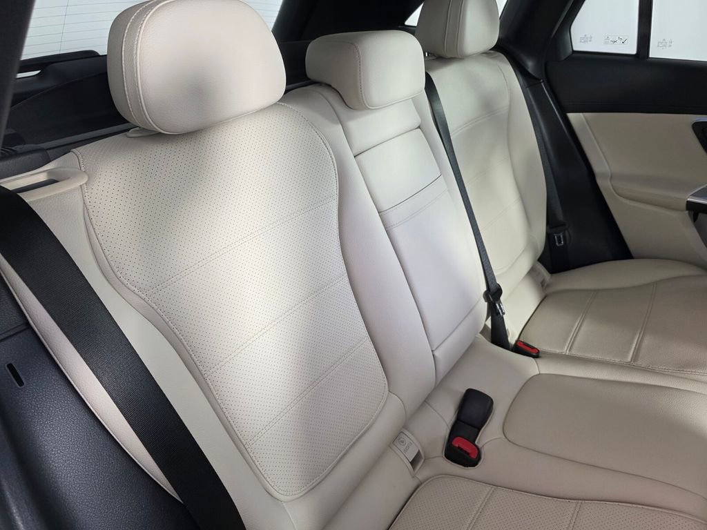 Used 2023 Mercedes-Benz GLC 300 4MATIC image 26