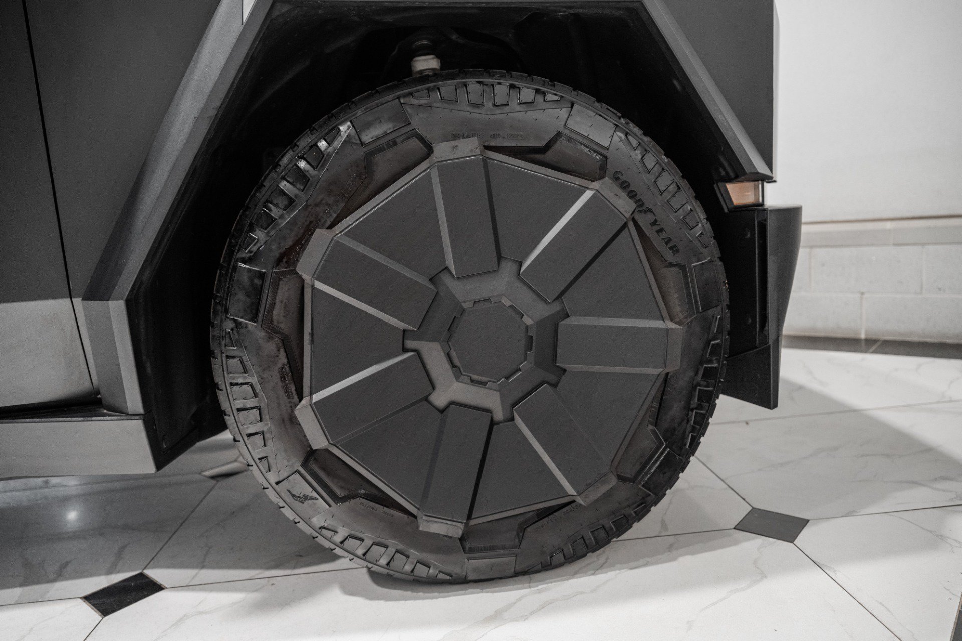 Used 2024 Tesla Cybertruck Cyberbeast AWD/4WD image 14