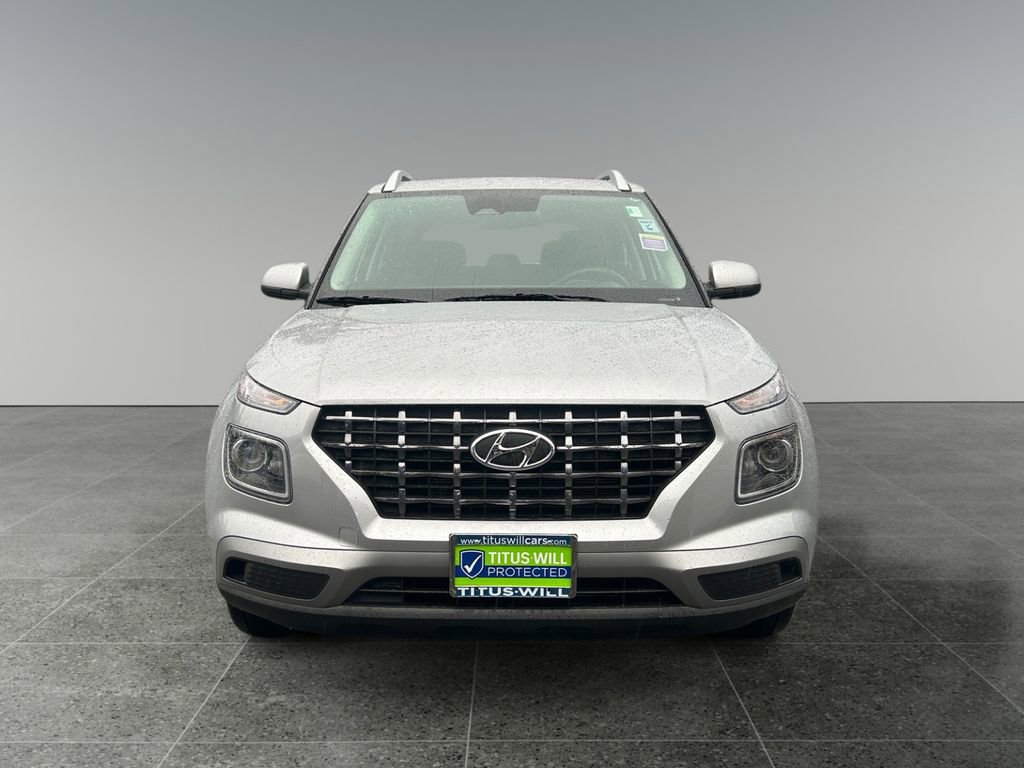 Used 2025 Hyundai Venue SEL image 2