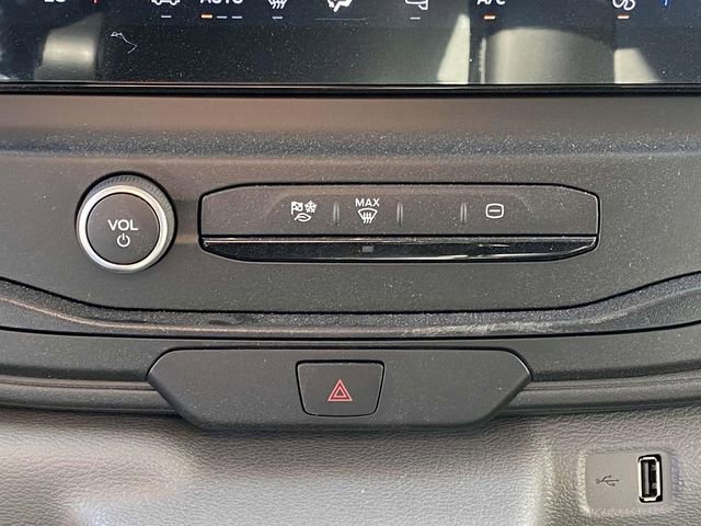 New 2023 Ford E-Transit image 17