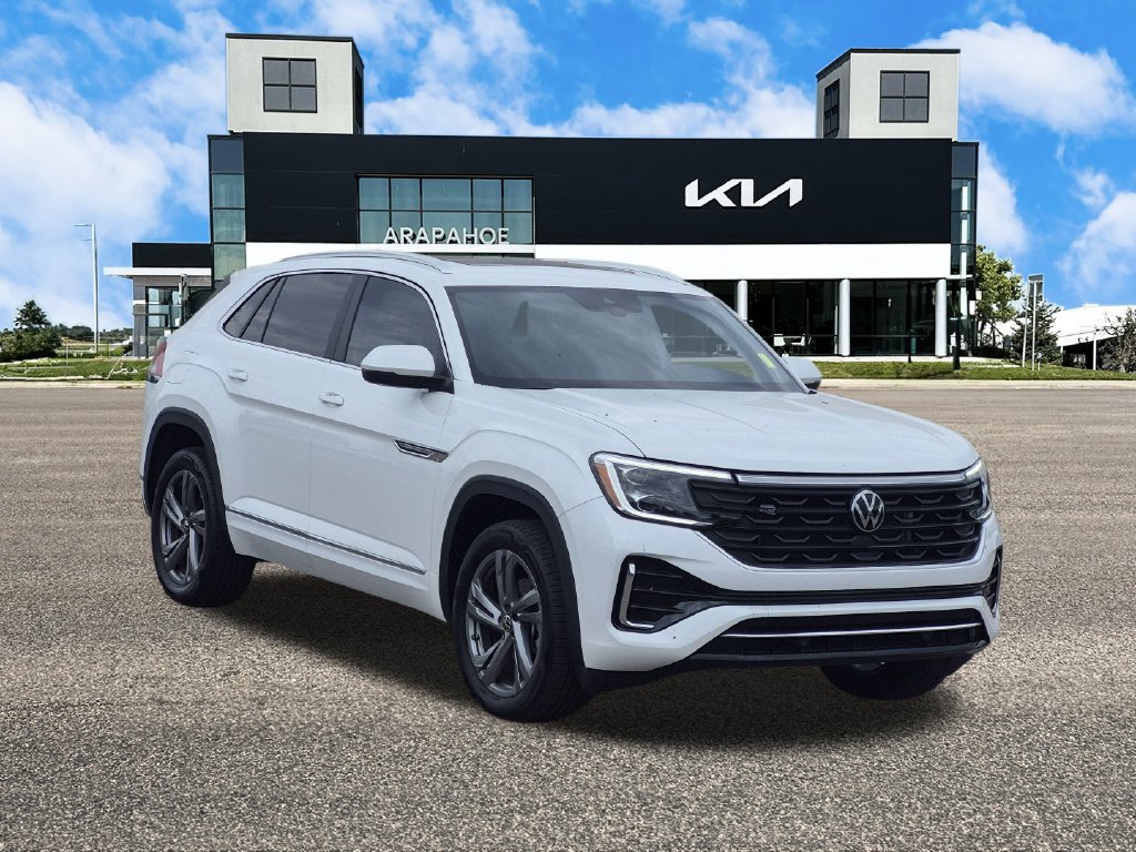 Used 2024 Volkswagen Atlas Cross Sport SEL R-Line AWD/4WD image 2