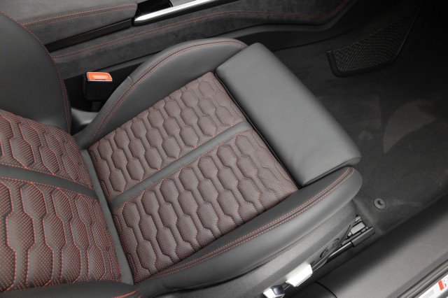 Used 2024 Audi RS 6 performance w/ Matte Carbon Package image 30