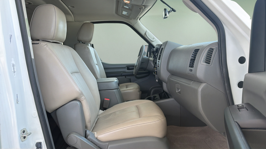 Used 2019 Nissan NV 3500 SL RWD image 11
