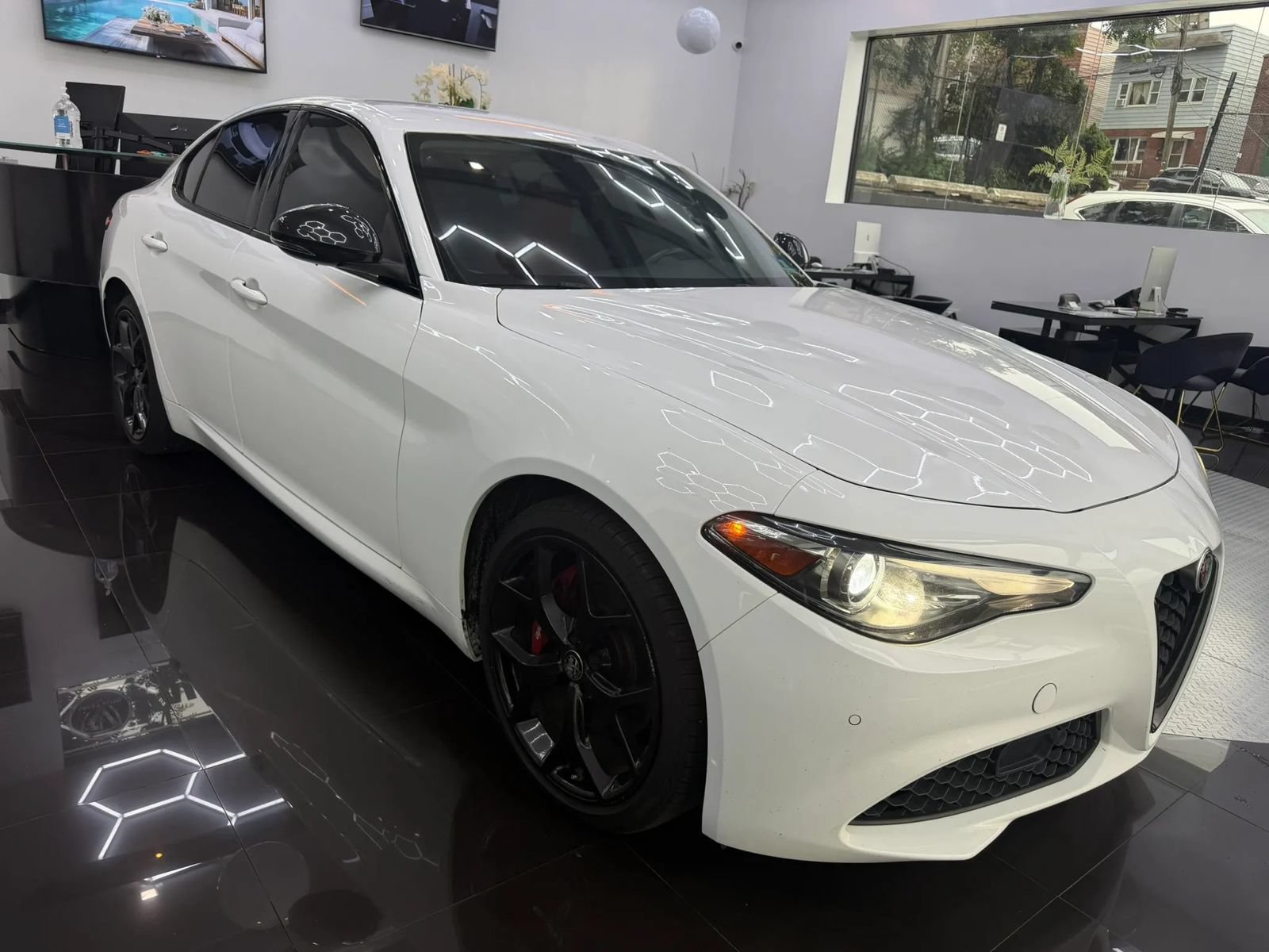 Used 2020 Alfa Romeo Giulia AWD w/ Nero Edizione image 3