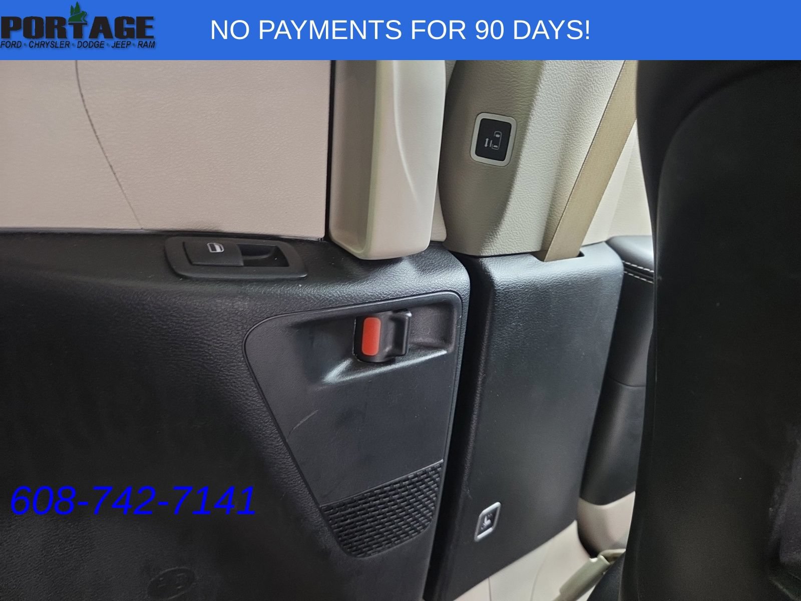Used 2023 Chrysler Pacifica Touring-L FWD image 28