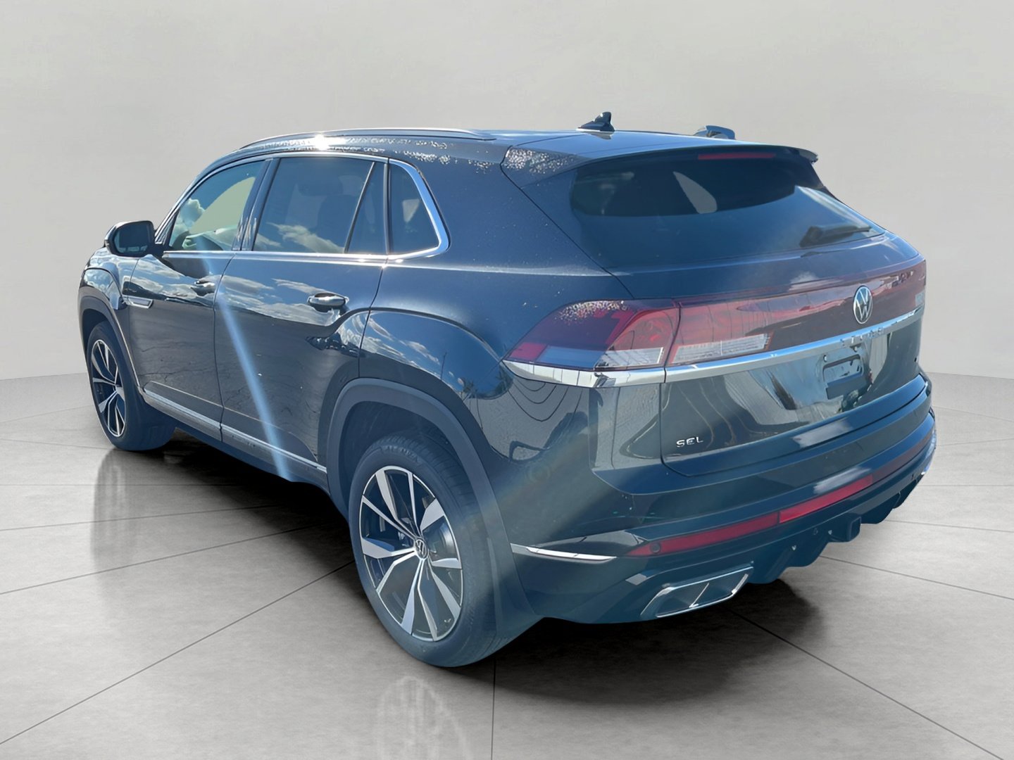 New 2026 Volkswagen Atlas Cross Sport SEL Premium R-Line image 5