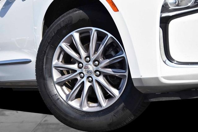 Used 2024 Buick Enclave Premium image 3