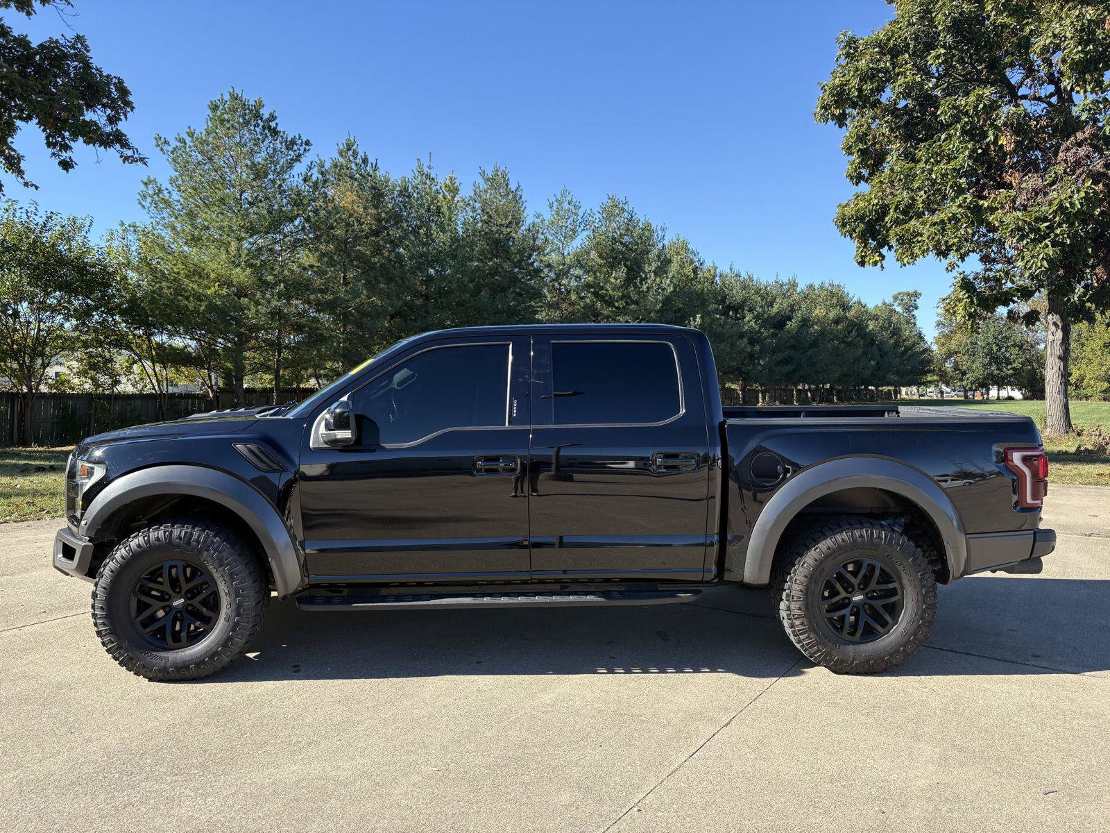 Used 2017 Ford F150 Raptor w/ Equipment Group 802A Luxury AWD/4WD image 5