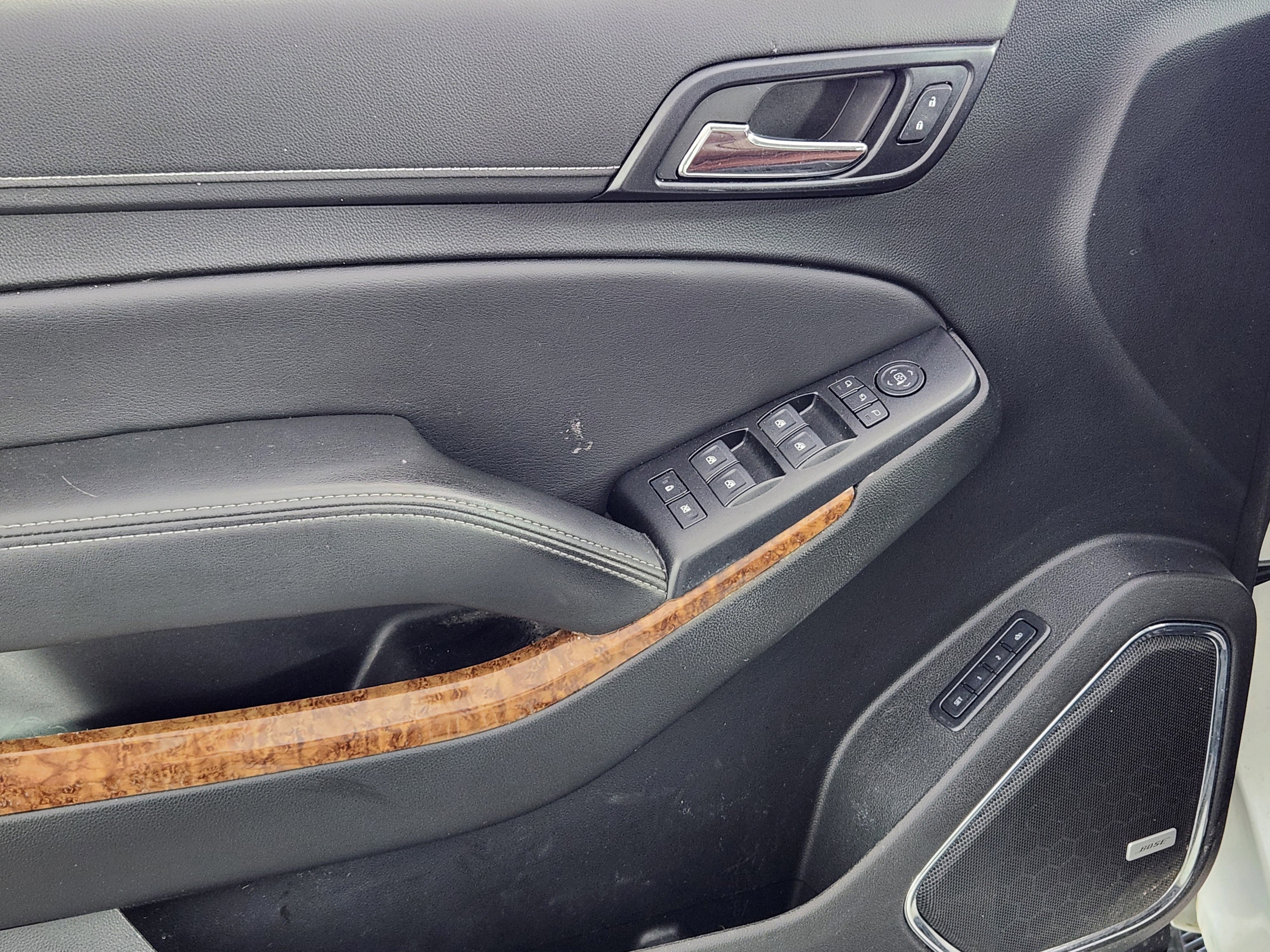 Used 2019 Chevrolet Suburban Premier w/ Premier Plus Edition image 17