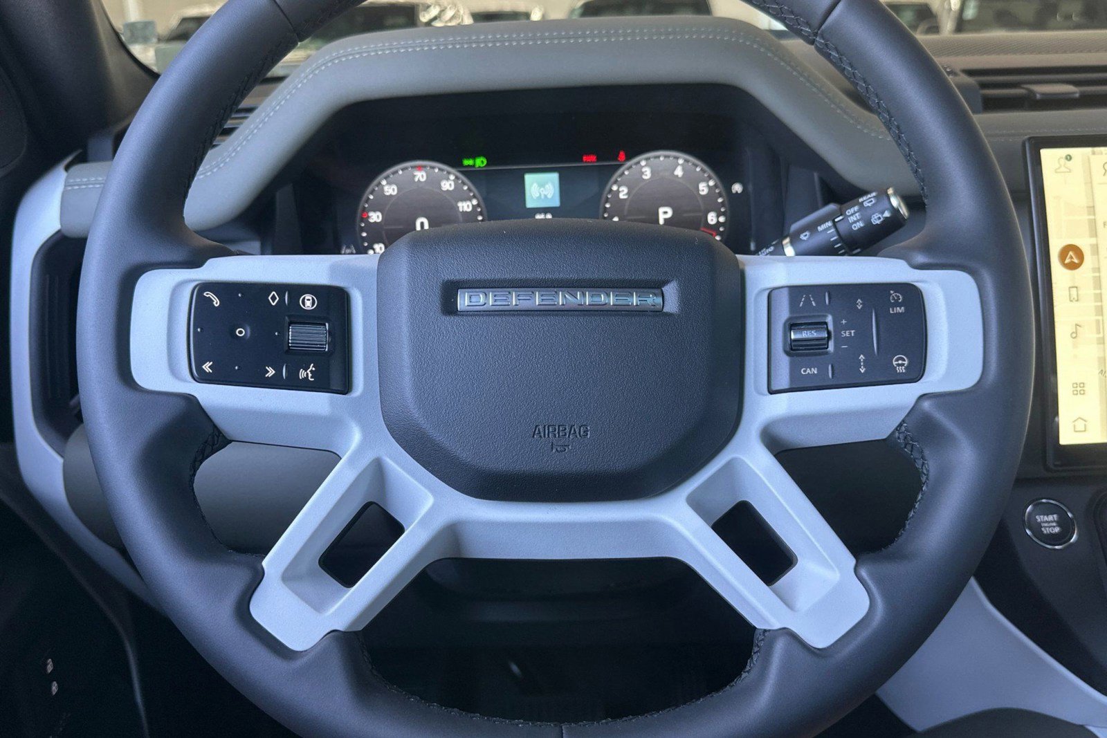 New 2026 Land Rover Defender 110 X-Dynamic SE AWD/4WD image 16