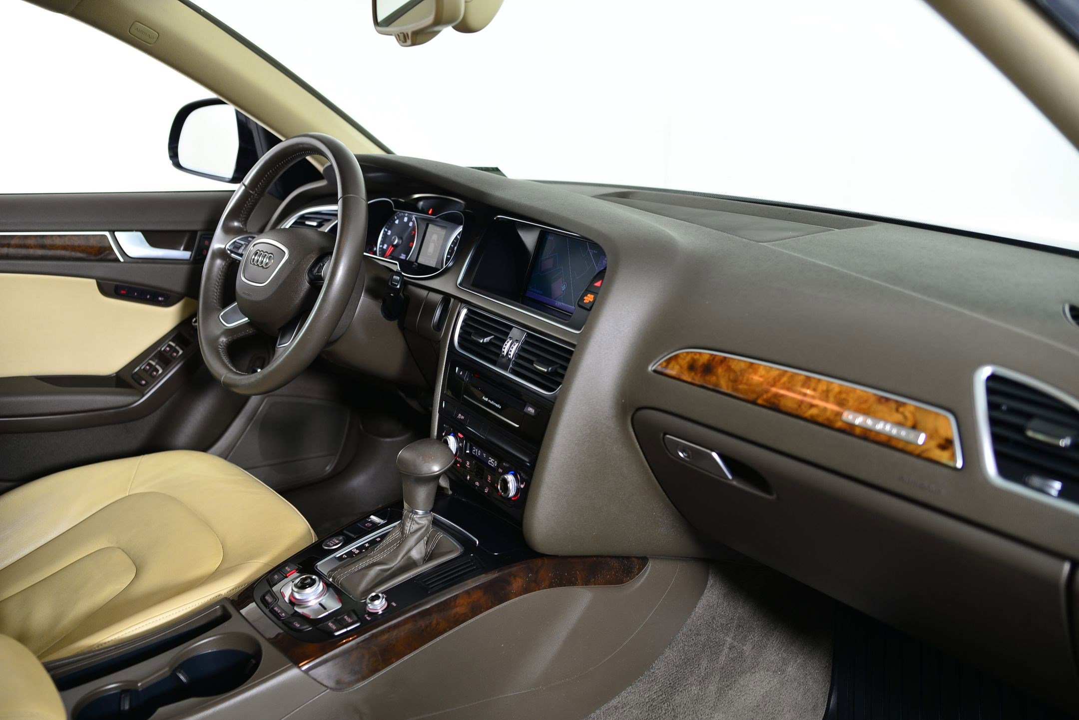 Used 2014 Audi A4 Premium Plus image 24