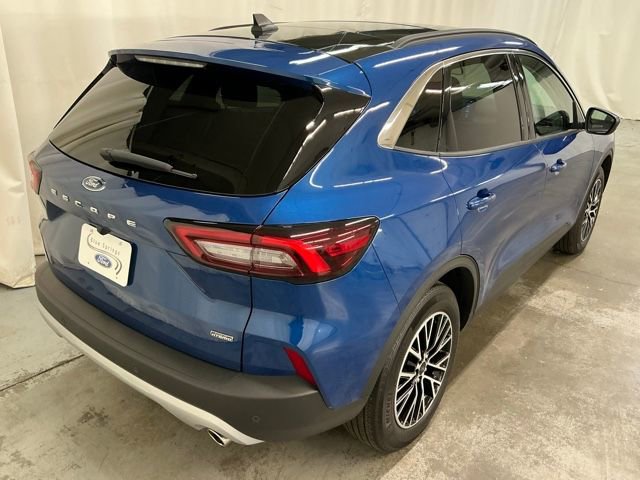 Used 2023 Ford Escape SE image 3