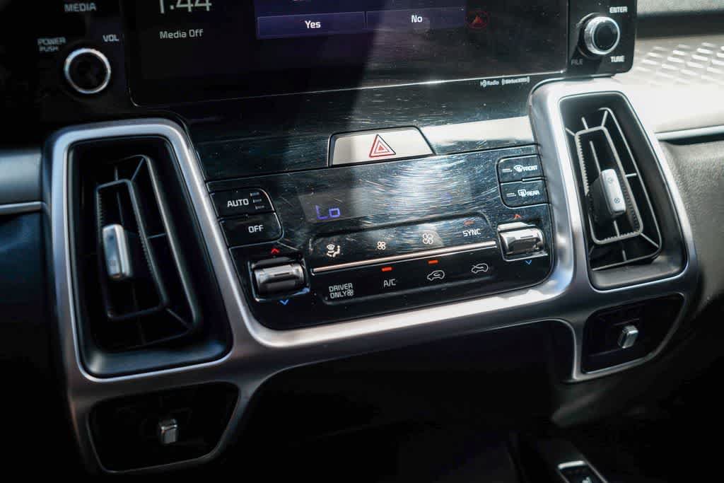 Certified 2023 Kia Sorento EX w/ Panoramic Sunroof Package FWD image 21