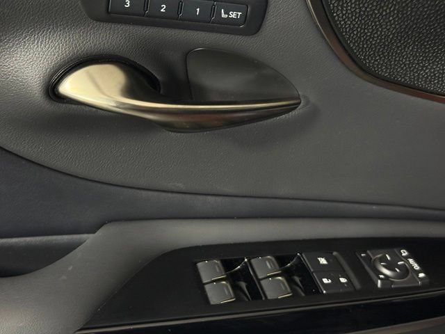 Used 2022 Lexus ES 350 F Sport w/ Accessory Package 2 FWD image 17