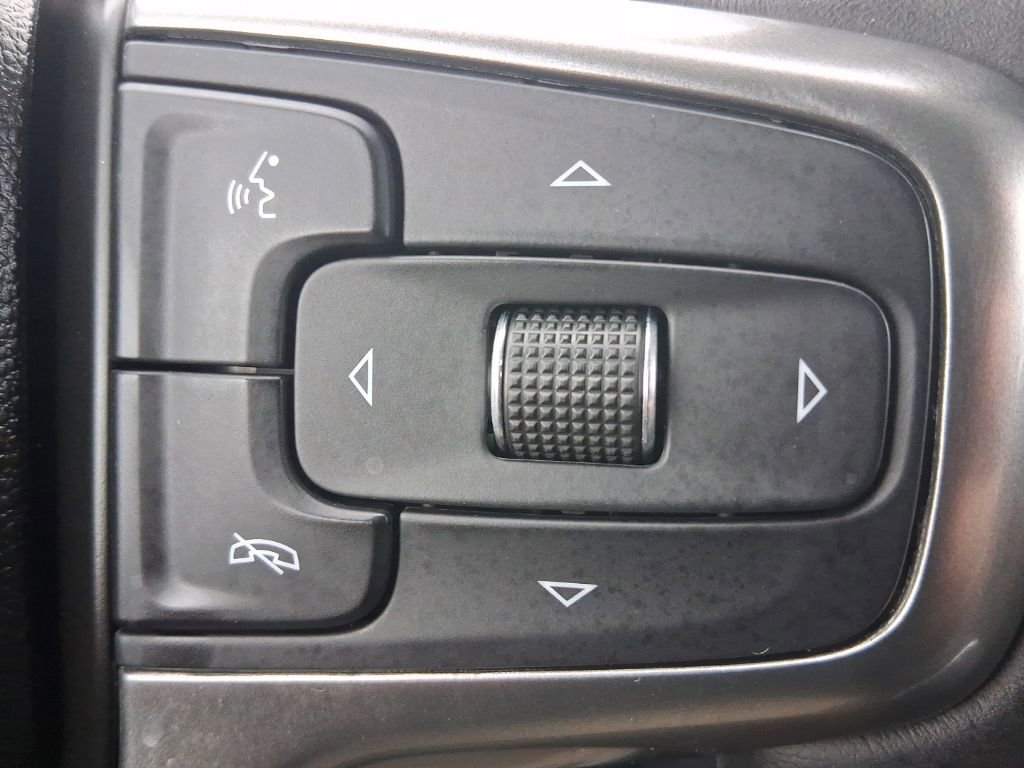 Used 2020 Chevrolet Silverado 1500 RST image 24