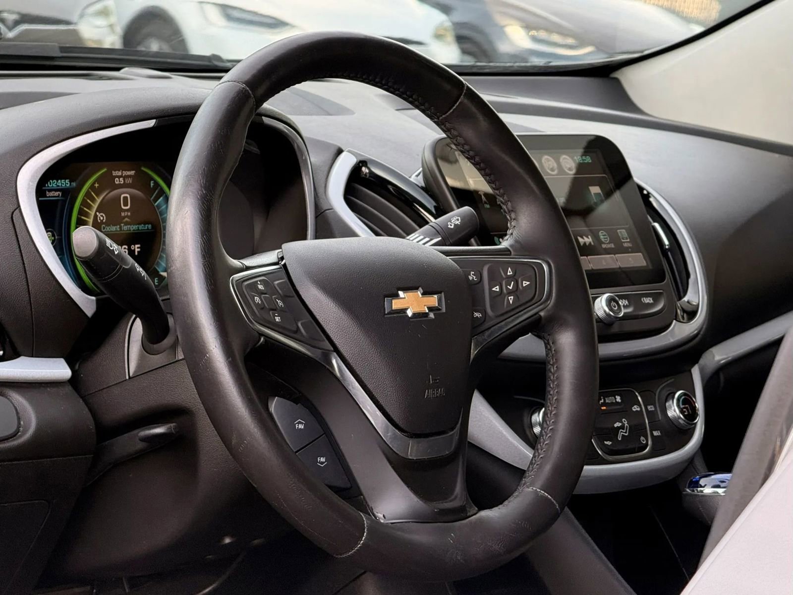Used 2017 Chevrolet Volt LT FWD image 13