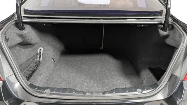 Used 2016 BMW 528i Sedan w/ Premium Package image 16