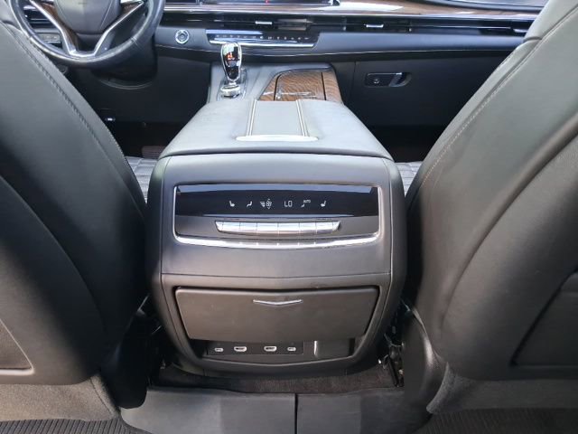 Used 2023 Cadillac Escalade ESV Sport Platinum w/ LPO, ONYX Package AWD/4WD image 28