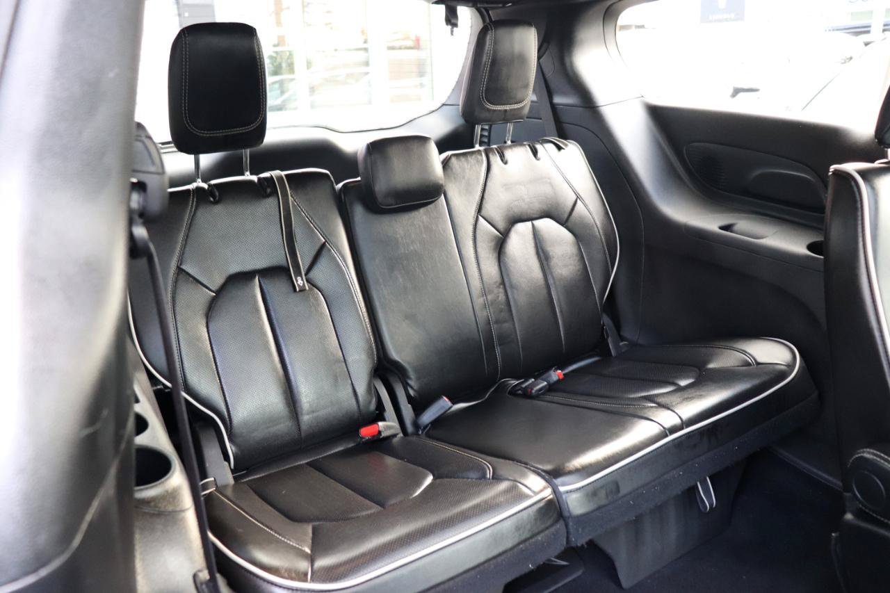 Used 2026 Chrysler Pacifica Limited FWD image 14
