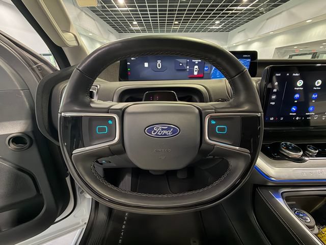 Used 2025 Ford Expedition Max Platinum AWD/4WD image 16