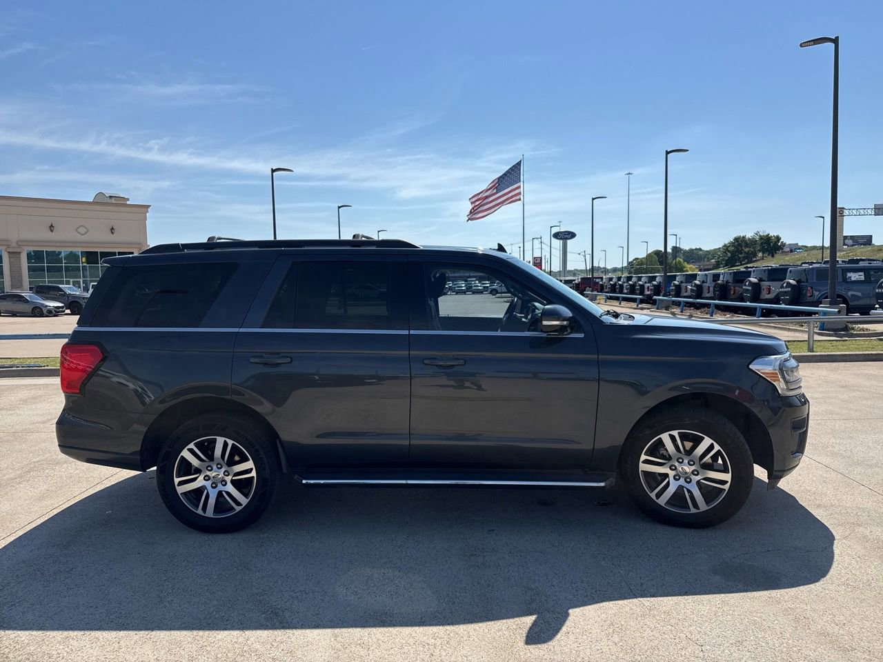 Used 2022 Ford Expedition XLT RWD image 18