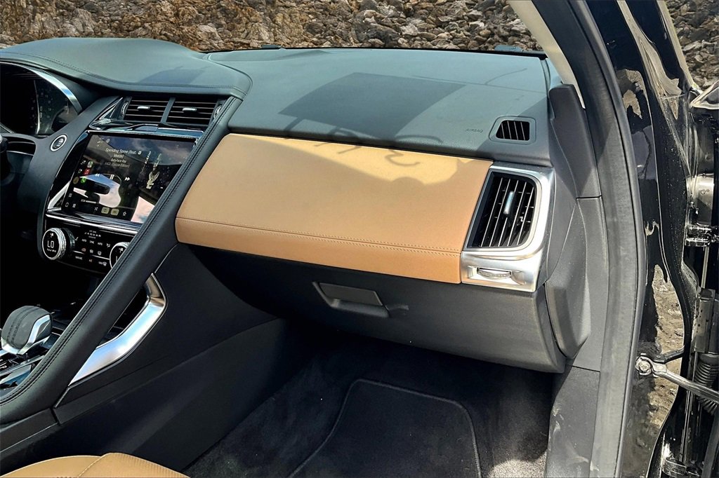Used 2022 Jaguar E-PACE SE image 16
