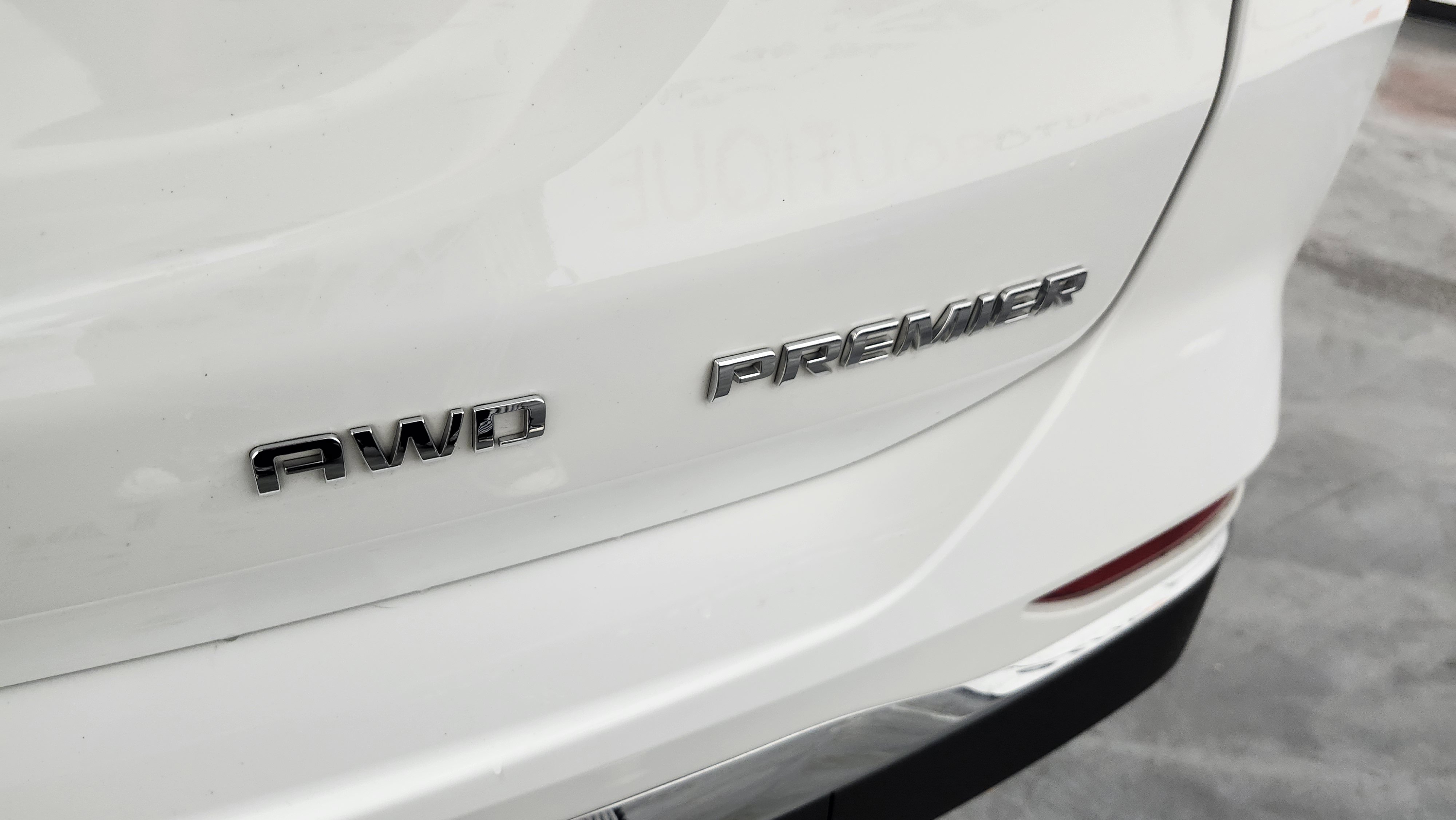 Used 2021 Chevrolet Equinox Premier image 24