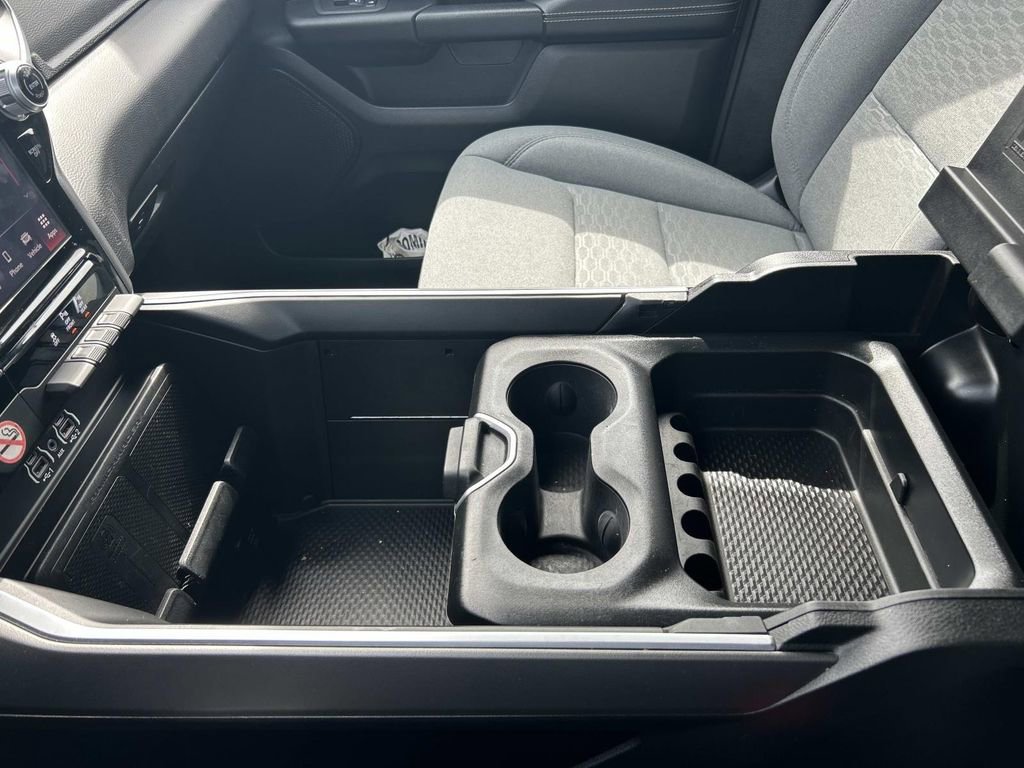 Used 2025 RAM 1500 Big Horn image 33