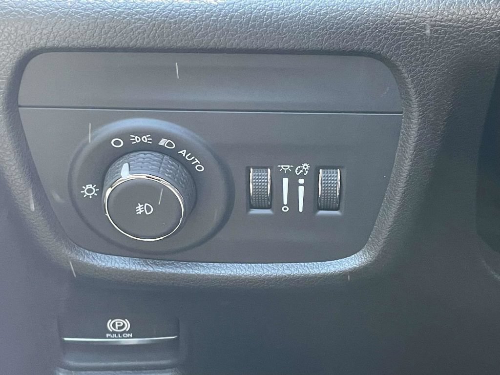 New 2025 Jeep Grand Cherokee L Overland w/ Luxury Tech Group IV AWD/4WD image 30