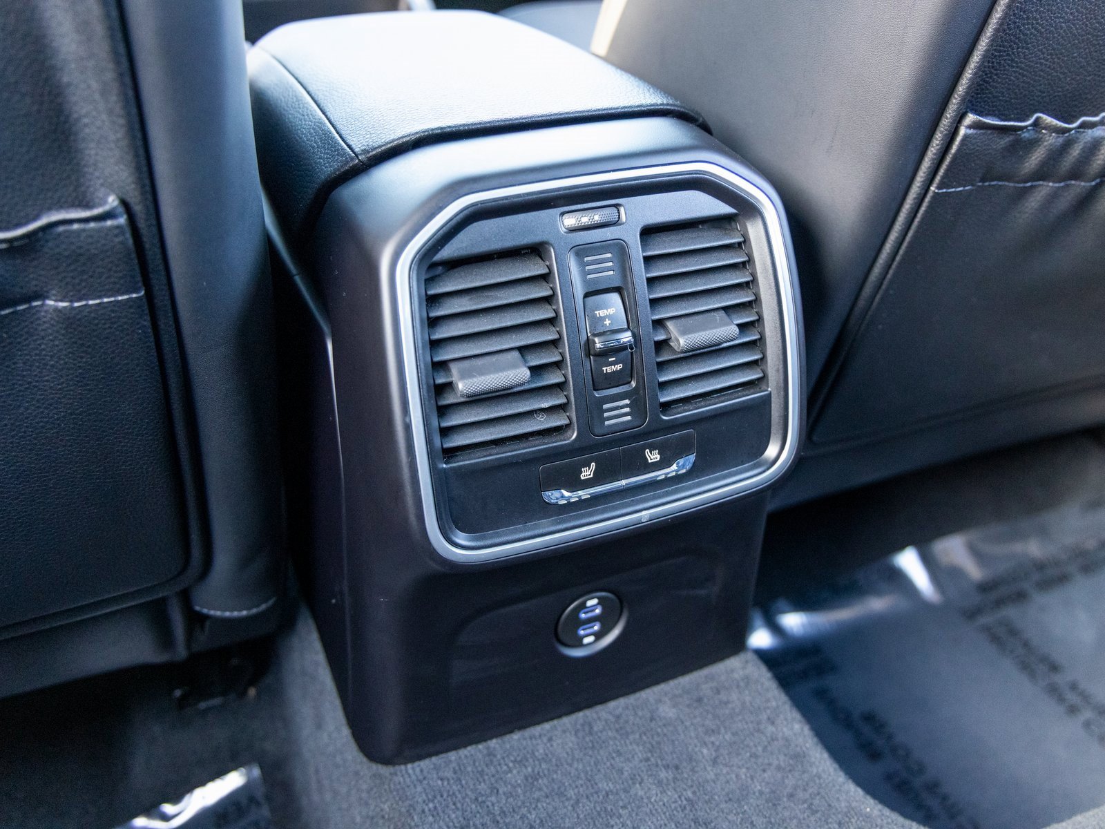 Certified 2023 Porsche Macan image 41