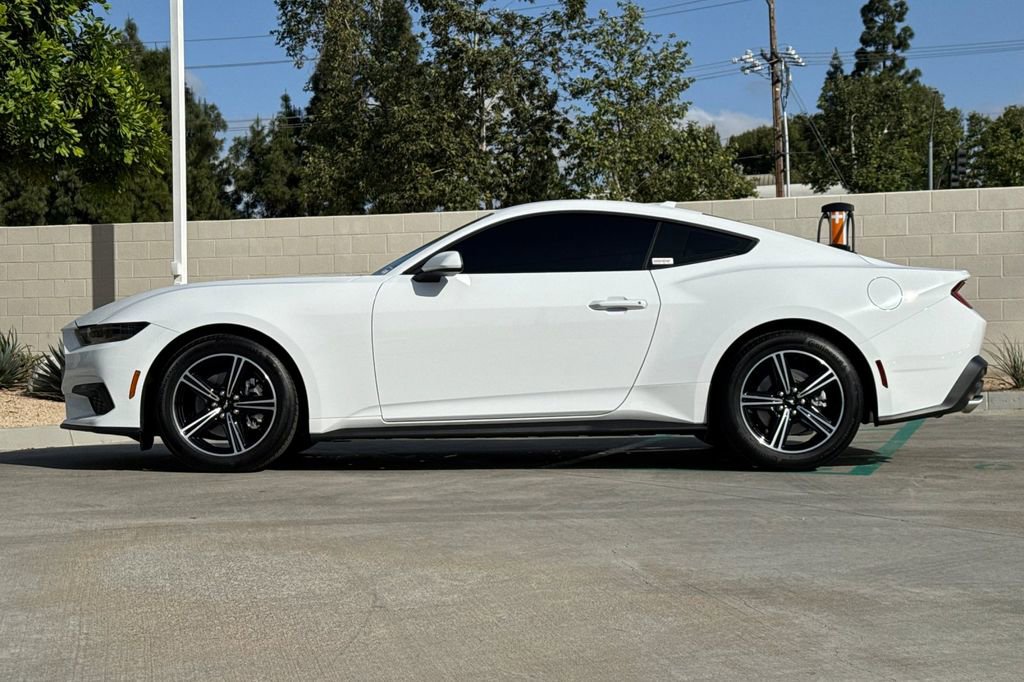 Used 2025 Ford Mustang Coupe image 9