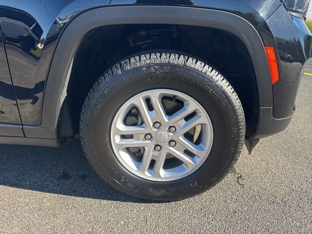 Certified 2023 Jeep Grand Cherokee Laredo image 30