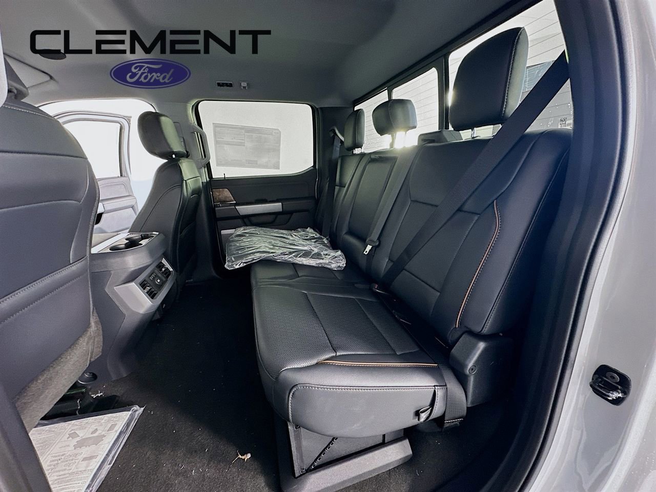 New 2026 Ford F350 Lariat w/ Black Appearance Package image 30