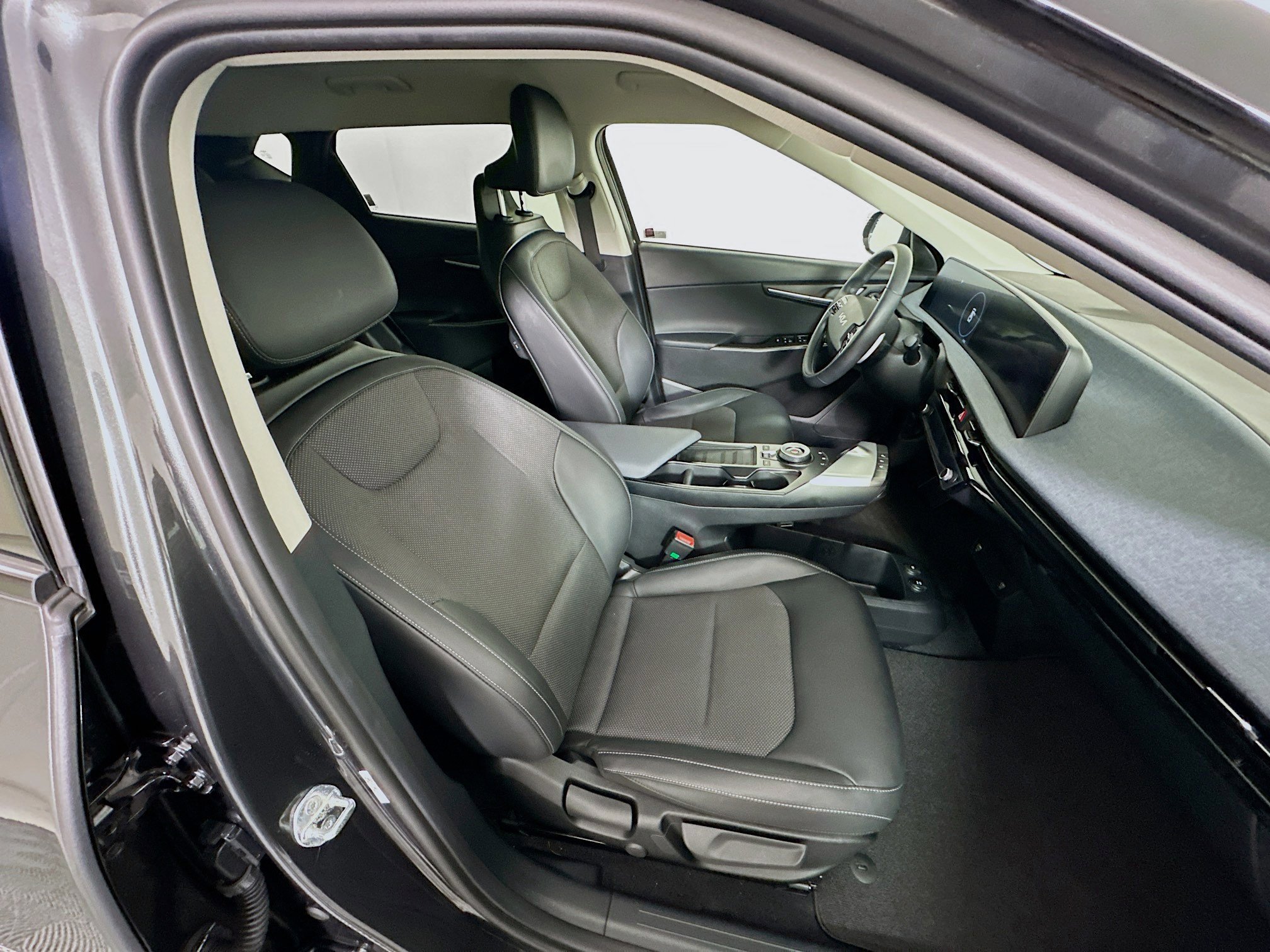 Used 2024 Kia EV6 Light image 30