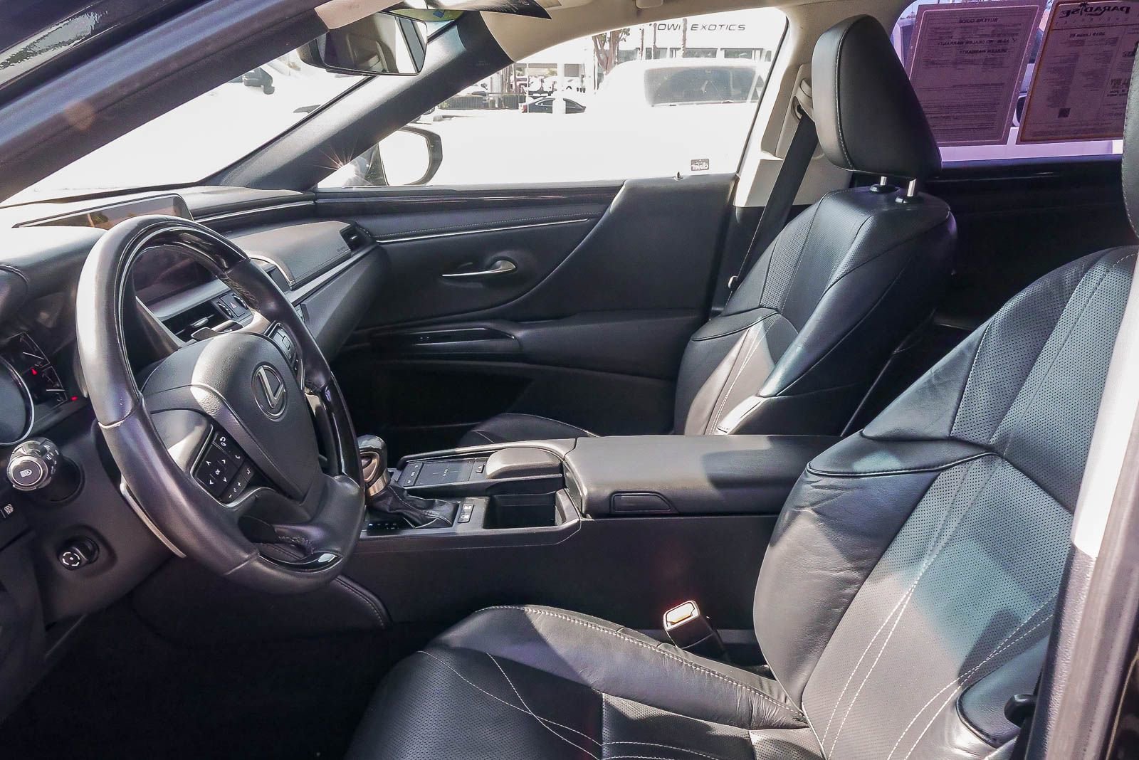 Used 2019 Lexus ES 300h w/ Accessory Package 2 image 17