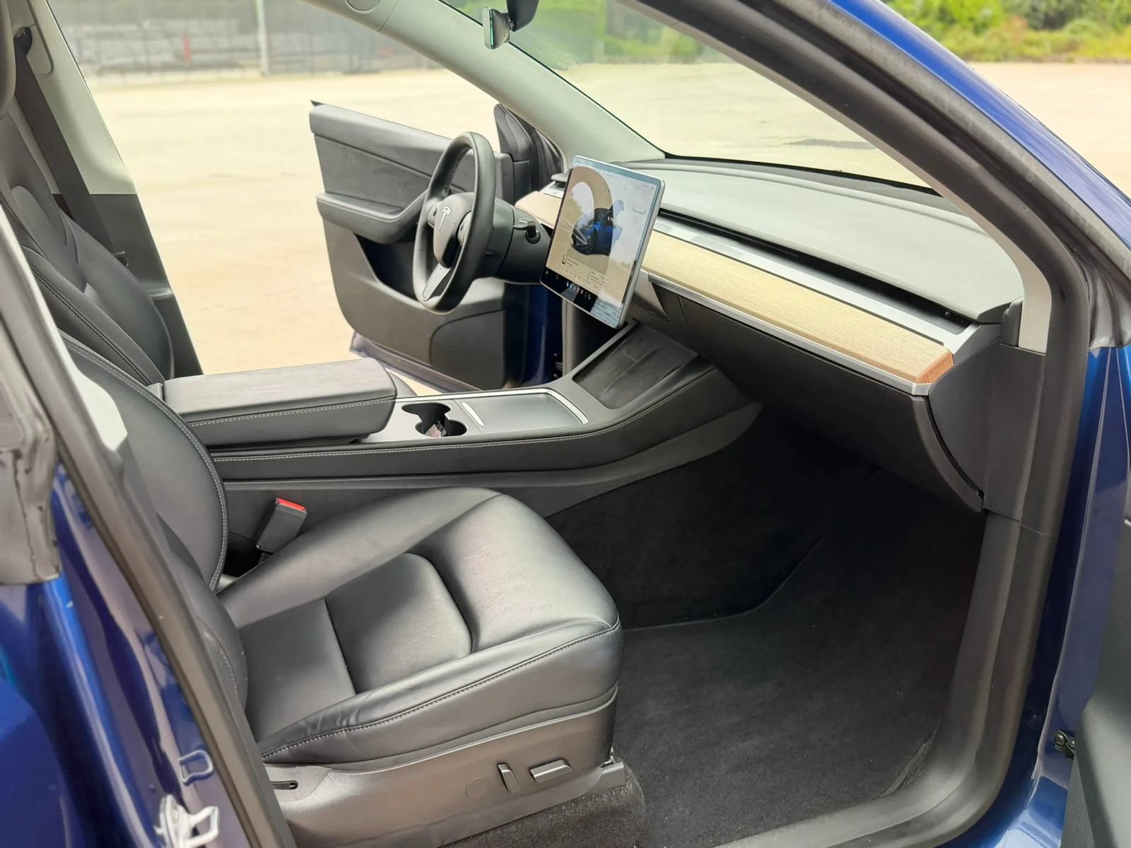 Used 2022 Tesla Model Y Long Range AWD/4WD image 21