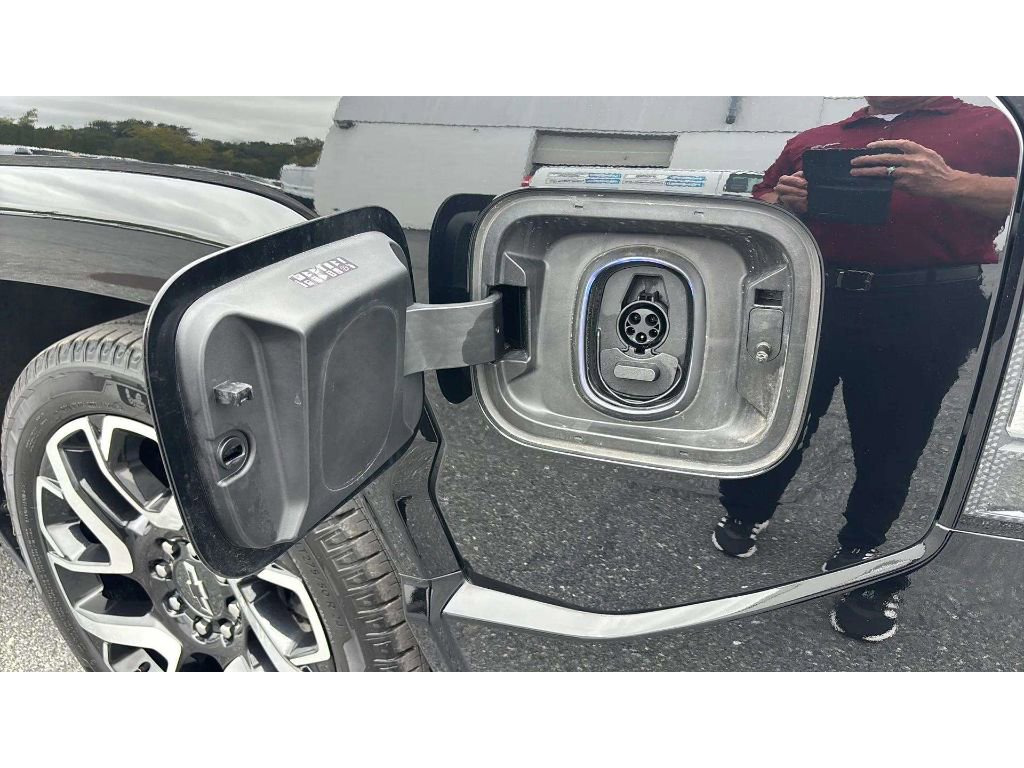 Used 2024 Chevrolet Silverado EV RST image 18