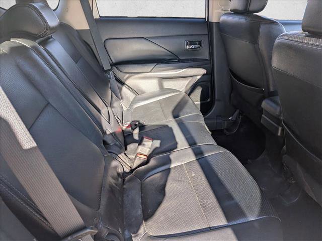 Used 2017 Mitsubishi Outlander GT image 21