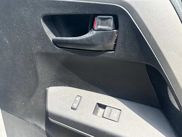Used 2017 Toyota RAV4 LE FWD image 18