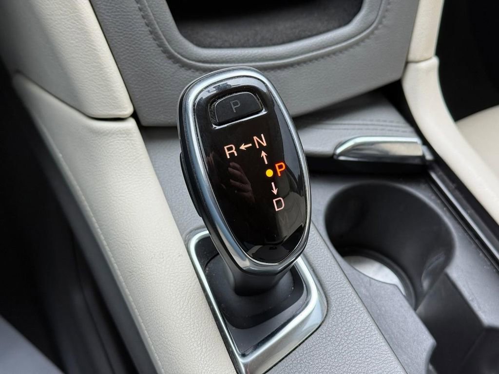 Used 2017 Cadillac XT5 Luxury w/ Driver Awareness Package FWD image 23