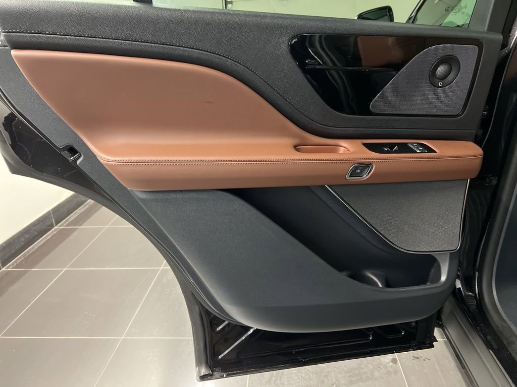 Used 2026 Lincoln Aviator Reserve image 34