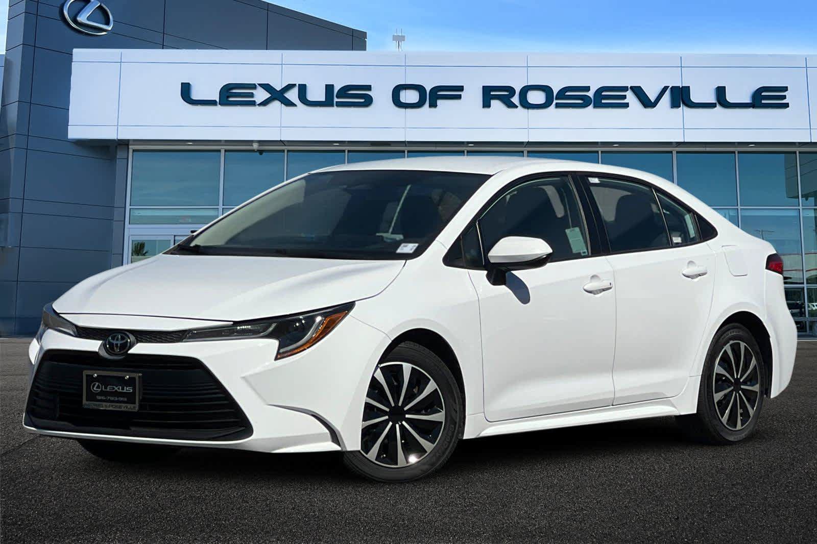 Used 2023 Toyota Corolla LE FWD image 1