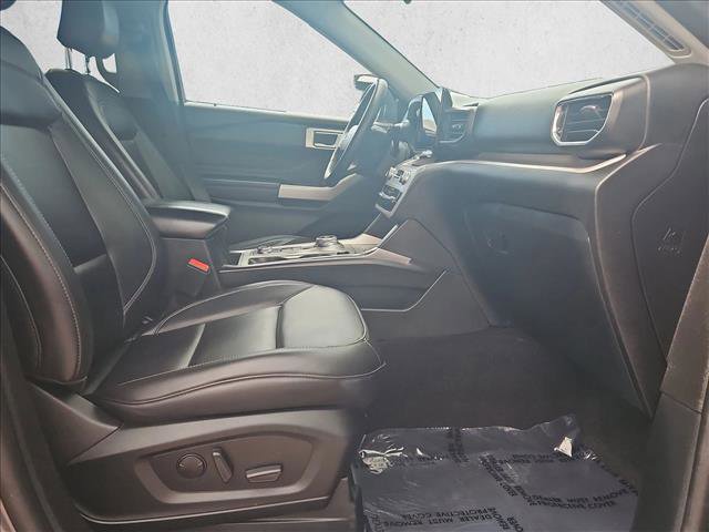 Used 2024 Ford Explorer XLT w/ Equipment Group 202A AWD/4WD image 21