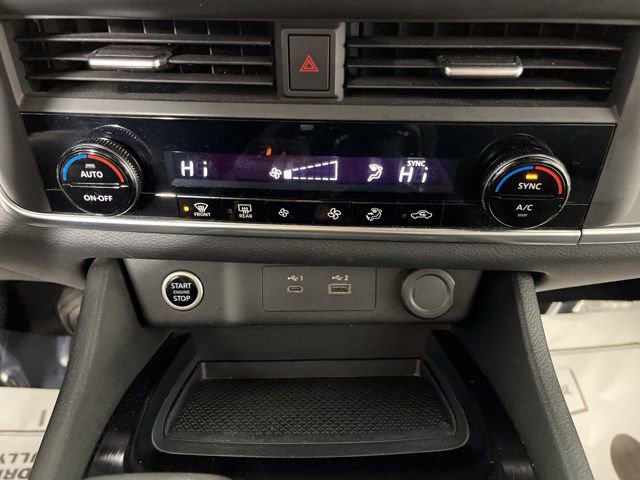 Used 2023 Nissan Rogue SV image 27