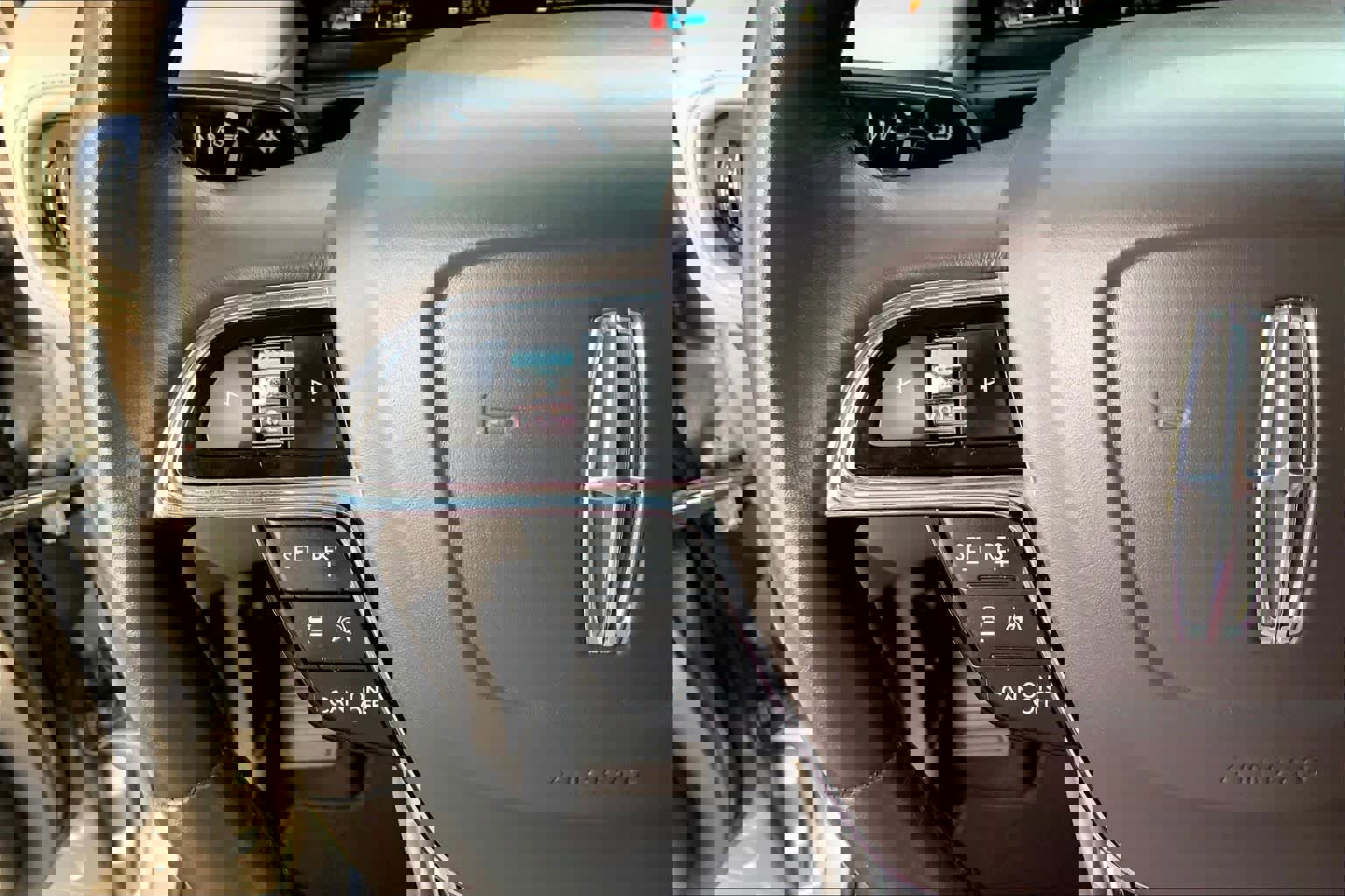 Used 2021 Lincoln Nautilus Reserve w/ Equipment Group 202A image 20