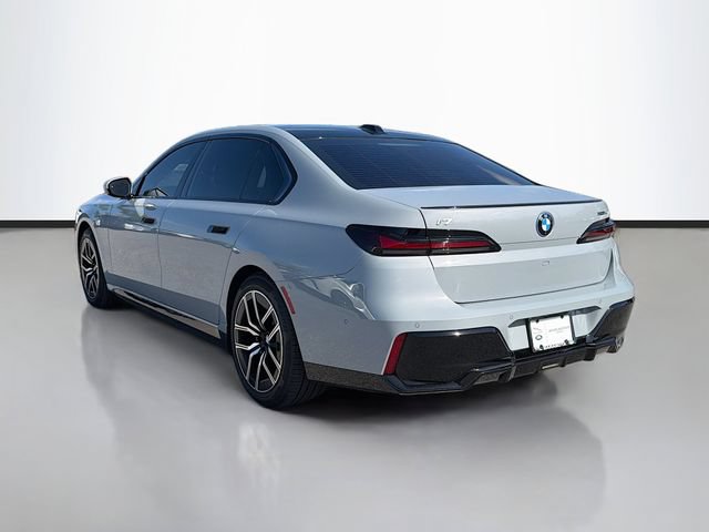 Used 2025 BMW i7 xDrive60 AWD/4WD image 3