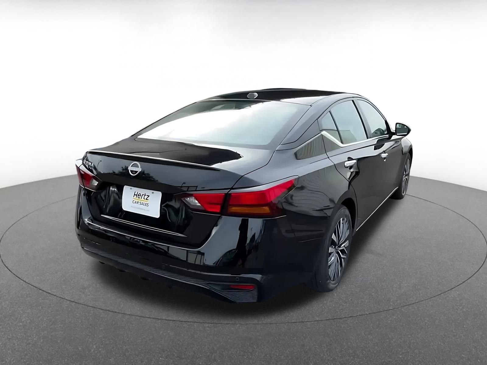 Used 2025 Nissan Altima 2.5 SV image 14