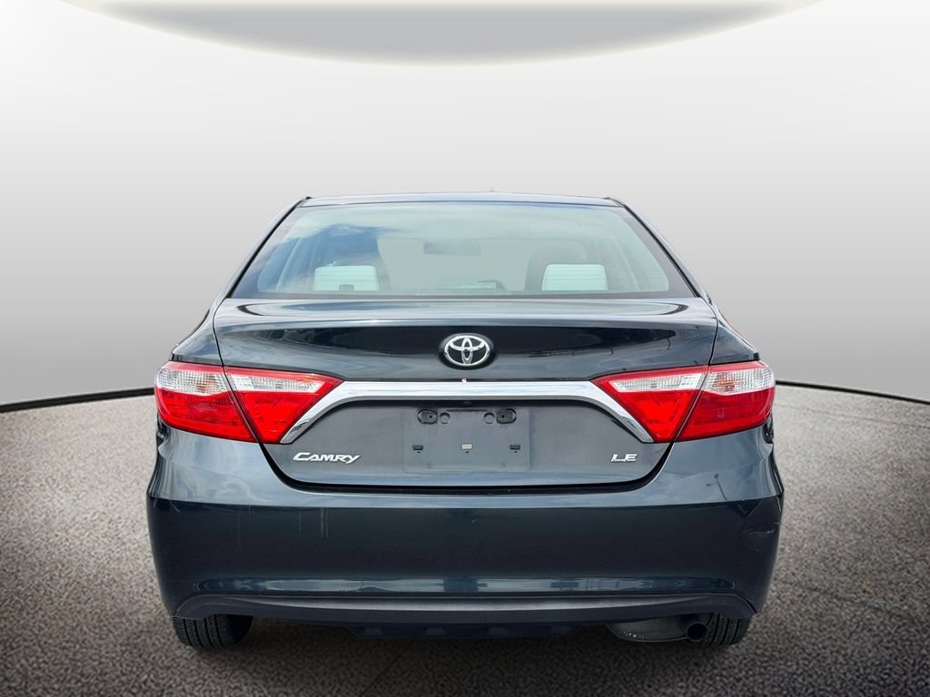 Used 2015 Toyota Camry LE FWD image 4