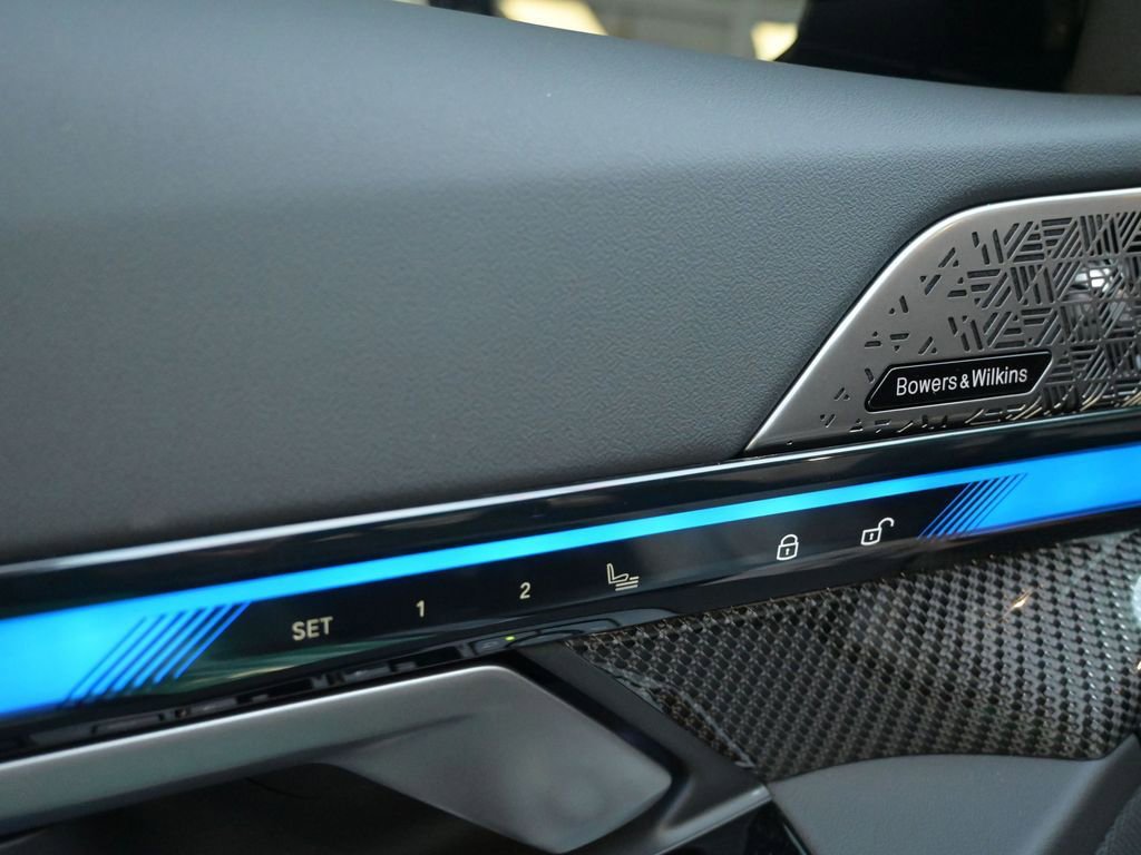 Used 2026 BMW M5 w/ Carbon Package image 17