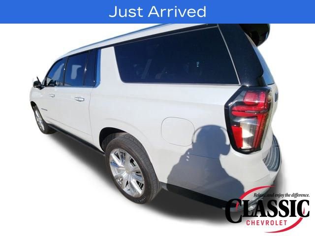 Used 2023 Chevrolet Suburban High Country w/ Premium Package image 7